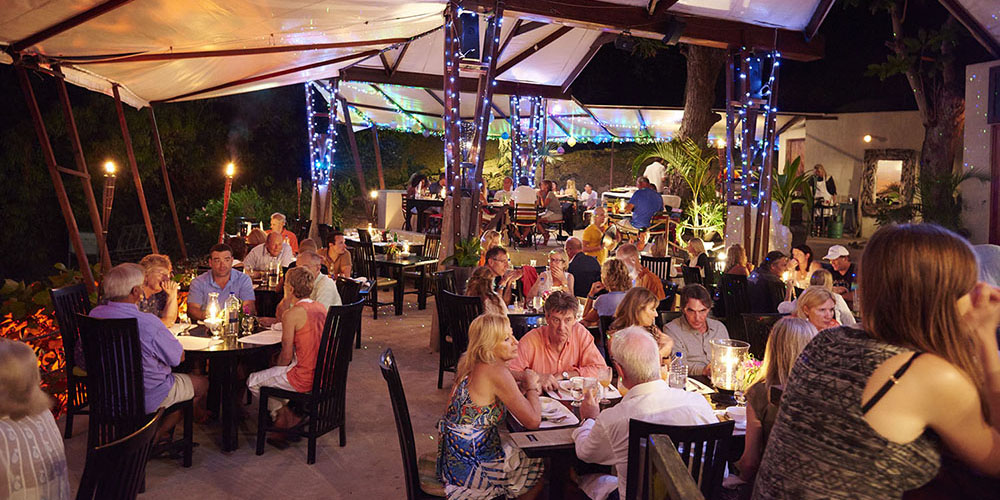 Blauwasser_Grenadinen-Bequia_Bar