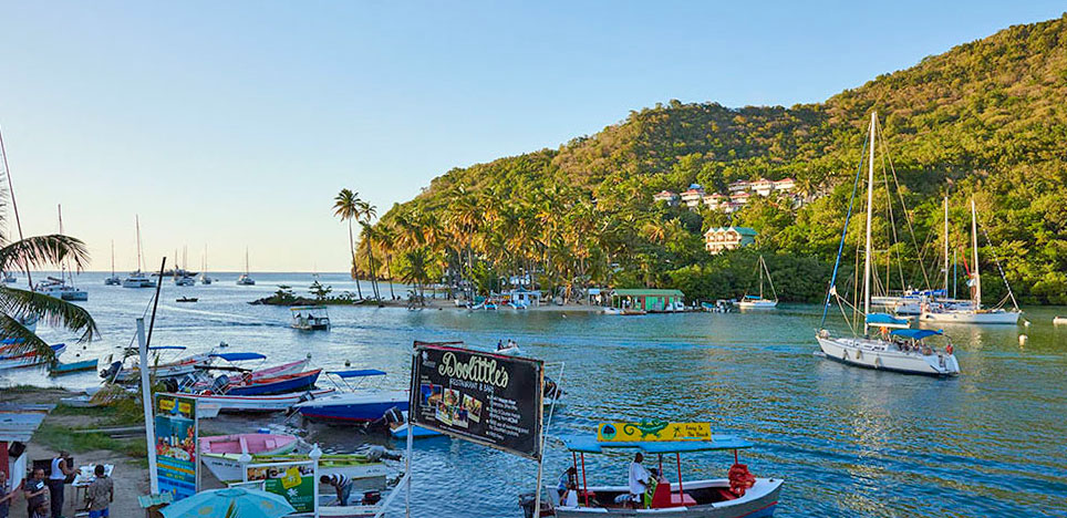 Blauwasser_Grenadinen_Marigot_Bay_Atmosphaere
