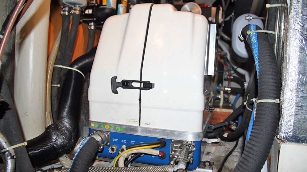 blauwasser_230_volt_generator_an_maschine_generator