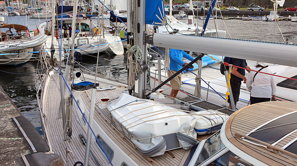 blauwasser_beiboot_schlauchboot_an_deck