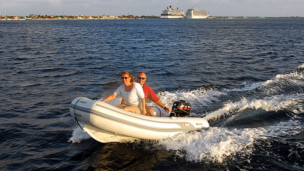 blauwasser_beiboot_schlauchboot_aussenborder