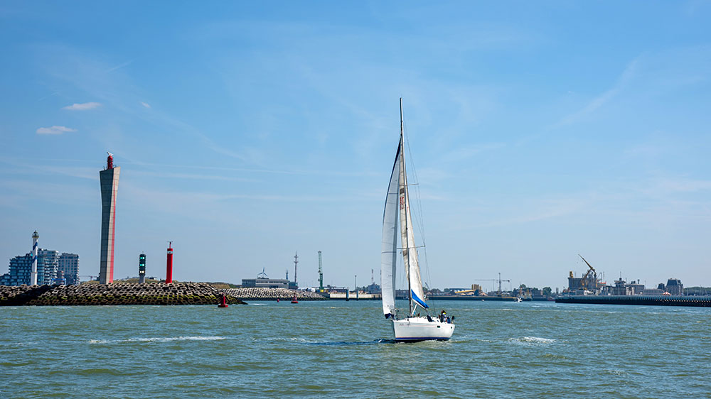 blauwasser_belgien_hafen_oostende_hafeneinfahrt
