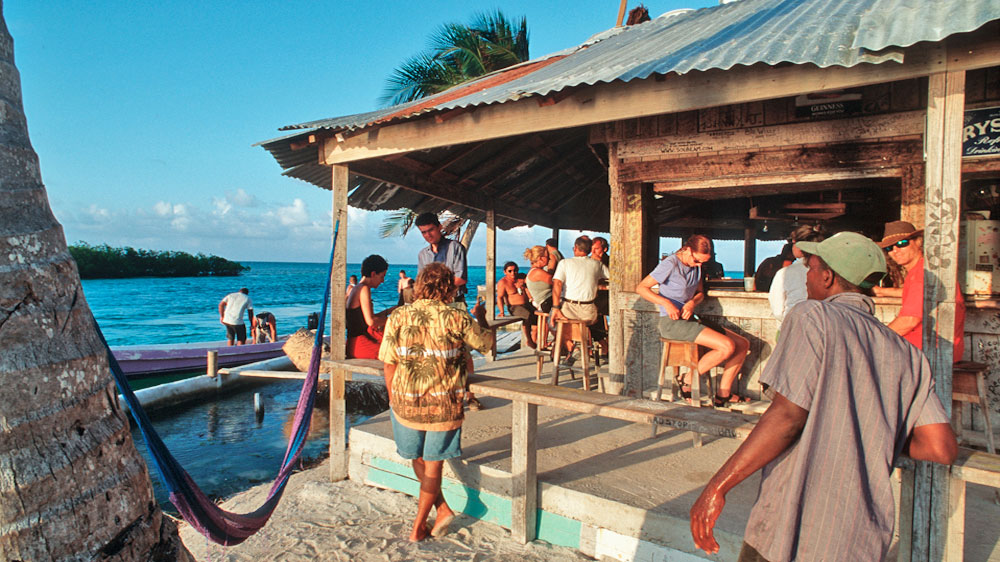 blauwasser_belize_cay_caulker_bar