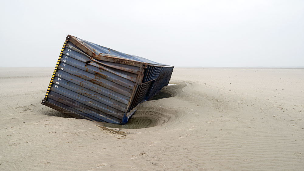 blauwasser_container_kollision_auf_see_strand