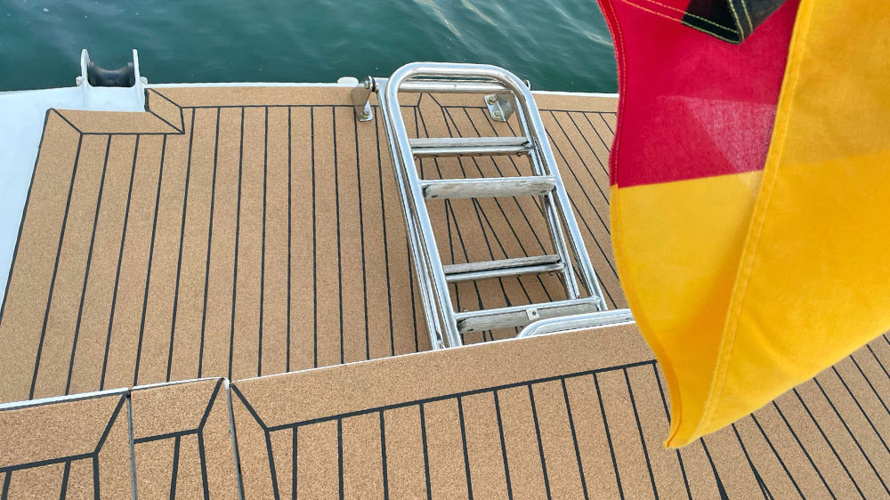 blauwasser_decksbelag_kork_badeplattform