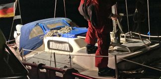 Seenotfall: Manövrierunfähige Yacht strandet an Hafenmole Maasholm