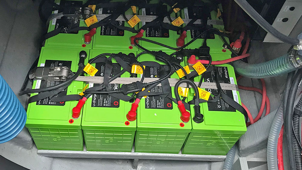blauwasser_elektromotor_segelyacht_batteriebank