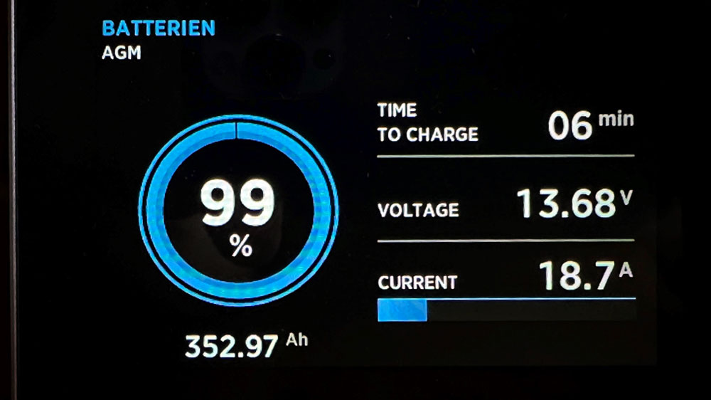 blauwasser_energiemanagement_simarine_batteriemonitor_info_2