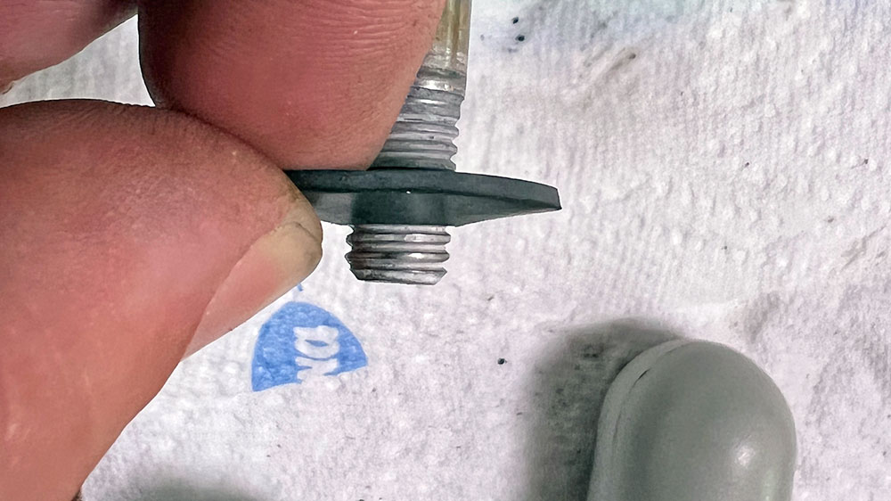 blauwasser_fotoanleitung_wartung_wcpumpe_zusammenbau_deckel_5
