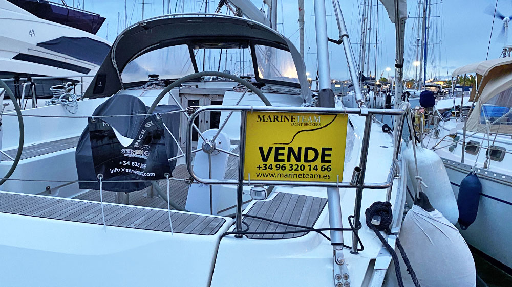 blauwasser_gebrauchtbootkauf_versicherung_wechsel_schild