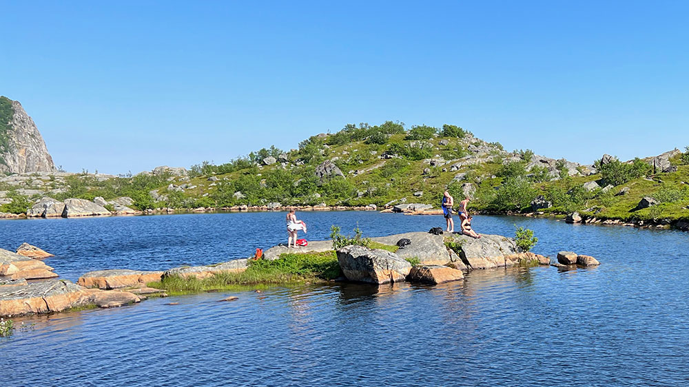 blauwasser_hafen_norwegen_lofoten_henningsvaer_see