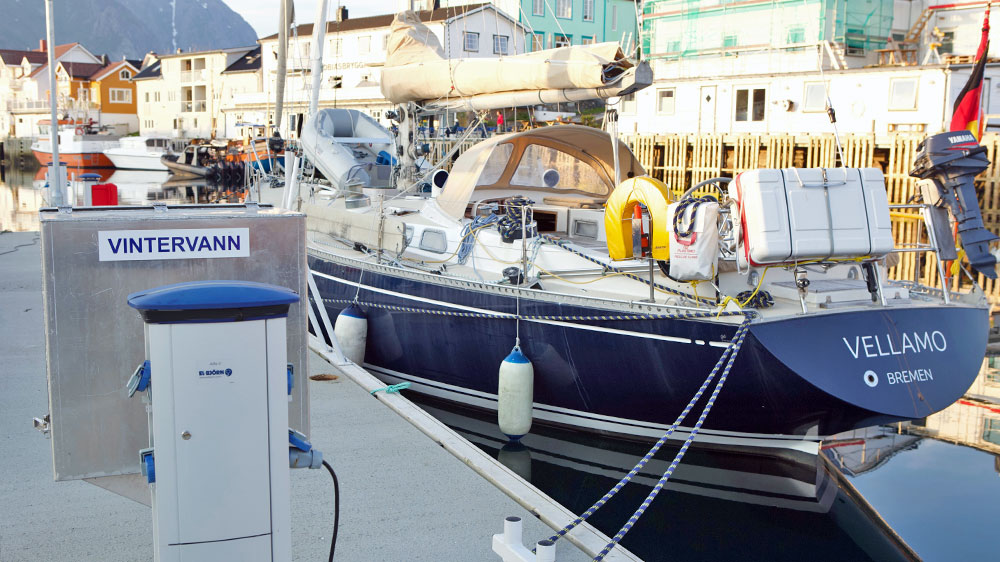 blauwasser_hafen_norwegen_lofoten_henningsvaer_wasser
