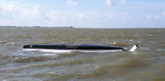 Gekenterte Segelyacht. Dramatischer Seenotfall auf der Jade.
