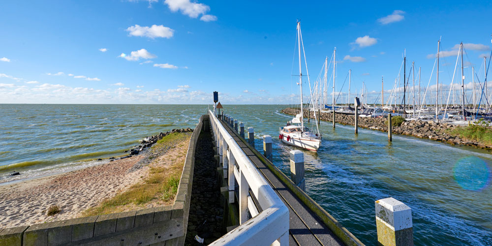 blauwasser_holland_hafen_hindeloopen_hafeneinfahrt