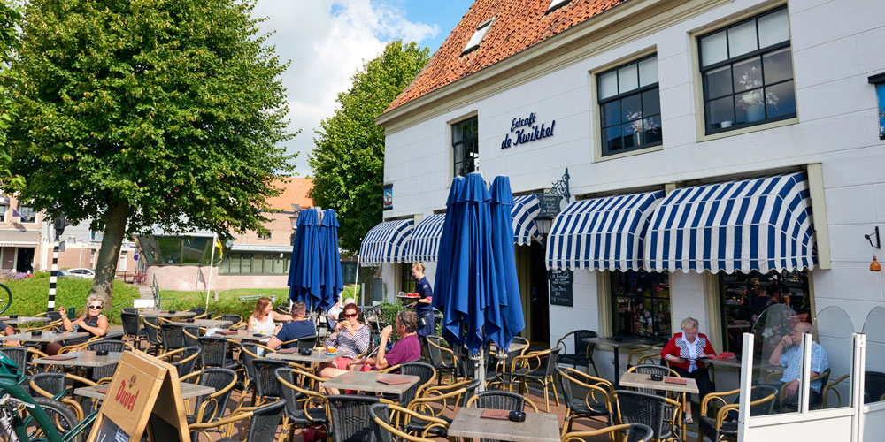 blauwasser_holland_hafen_medemlik_eetcafe