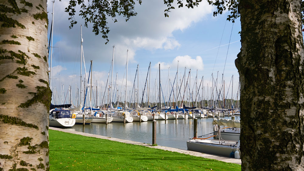 blauwasser_holland_hafen_monnikendam_charterhafen