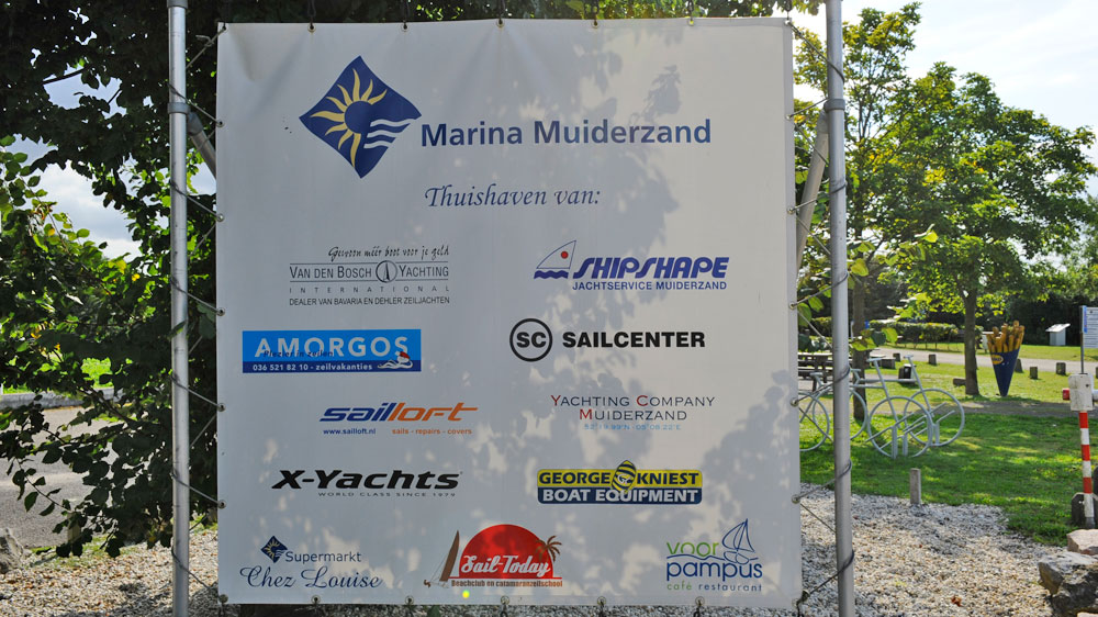 blauwasser_holland_hafen_muiderzand_hinweisschild