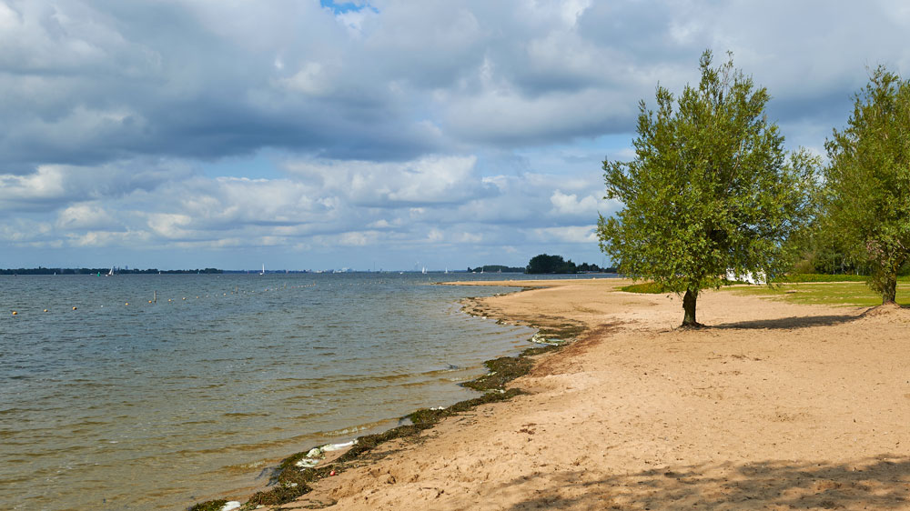 blauwasser_holland_hafen_muiderzand_strand
