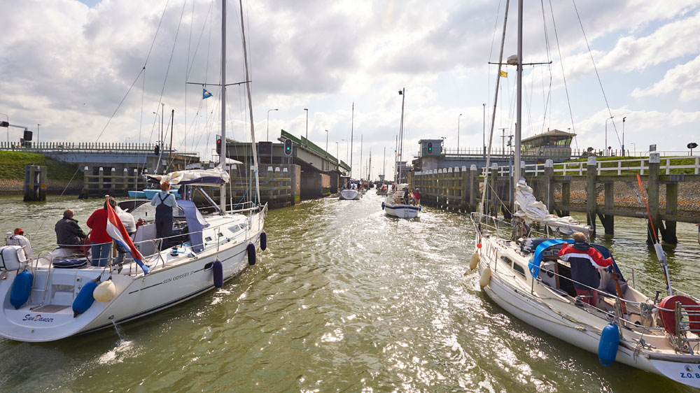 blauwasser_holland_ijsselmeer_schleuse_kornwerderzand