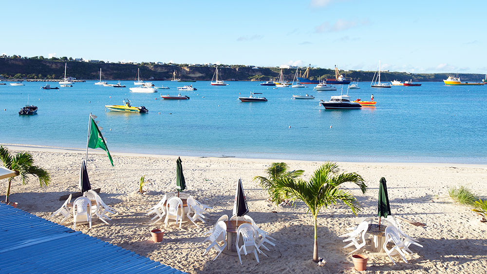 blauwasser_karibik_leeward_islands_anguilla_bucht_sandy_ground_village