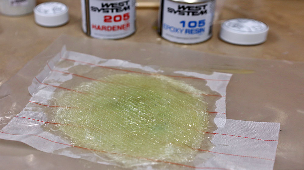 blauwasser_laminieren_loch_verschliessen_epoxy_5