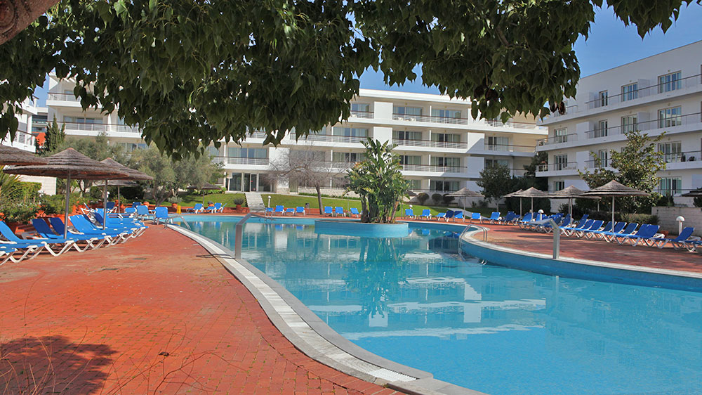 blauwasser_liegeplatz_hafen_lagos_pool