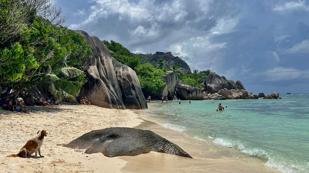 blauwasser_liegeplatz_seychellen_la_passe_strand