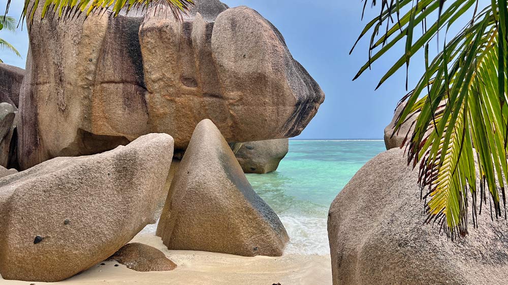 blauwasser_liegeplatz_seychellen_la_passe_traumstrand
