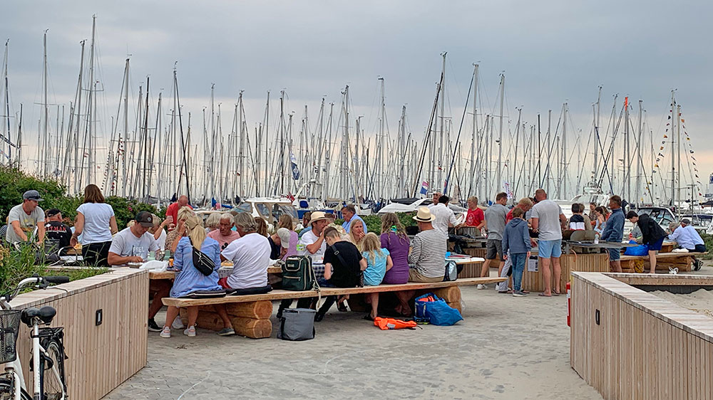 blauwasser_marina_daenemark_anholt_grillplatz