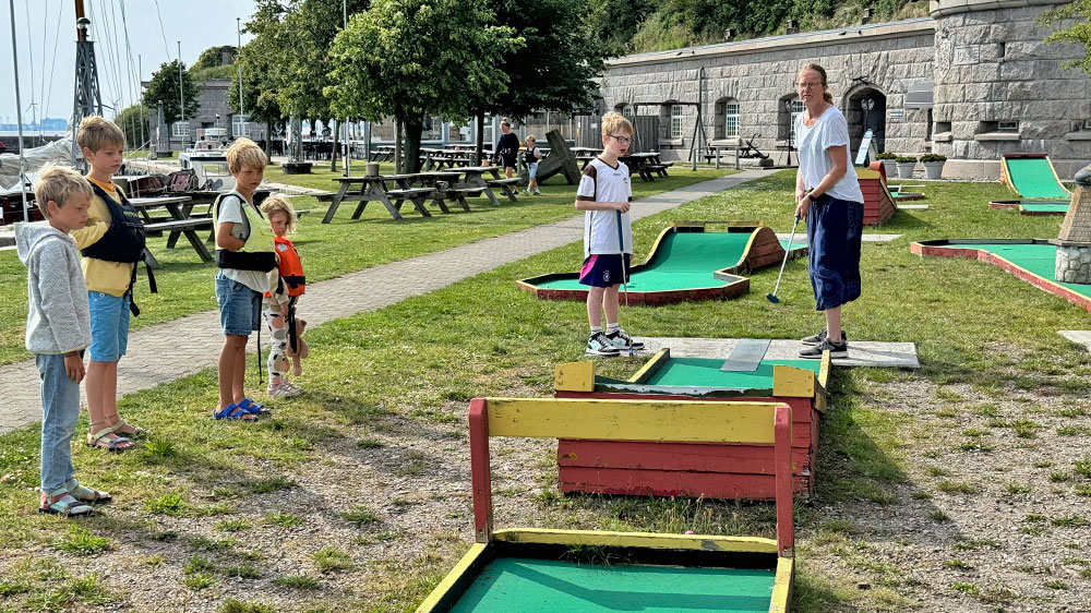 blauwasser_marina_daenemark_flakfort_minigolf