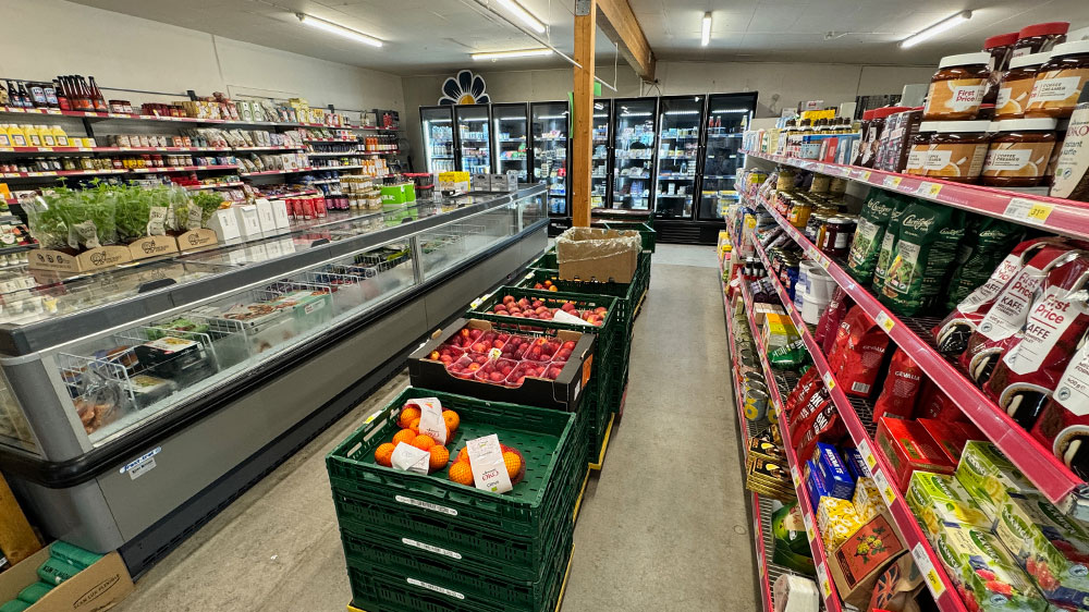 blauwasser_marina_daenemark_omoe_supermarkt