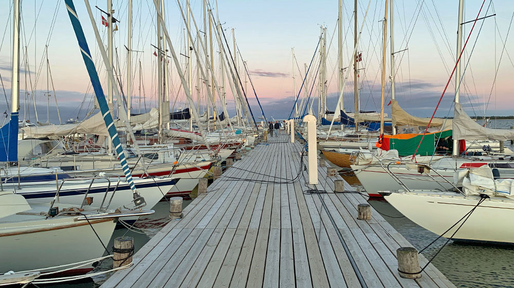 blauwasser_marina_daenemark_samso_langor_steg_abend