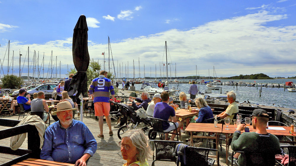 blauwasser_marina_daenemark_samso_langor_terrasse