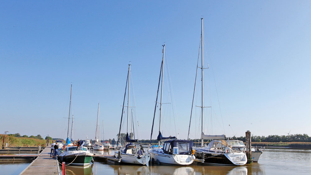 blauwasser_marina_deutschland_elbe_oste_neuhaus_steganlage