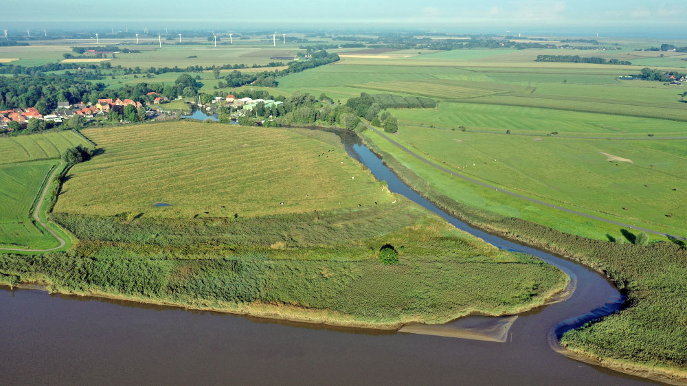 blauwasser_marina_deutschland_elbe_oste_neuhaus_zufahrt_alter_hafen