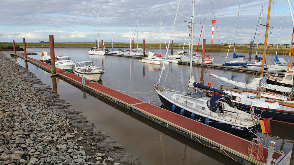 blauwasser_marina_deutschland_elbe_otterndorf_laengsseits