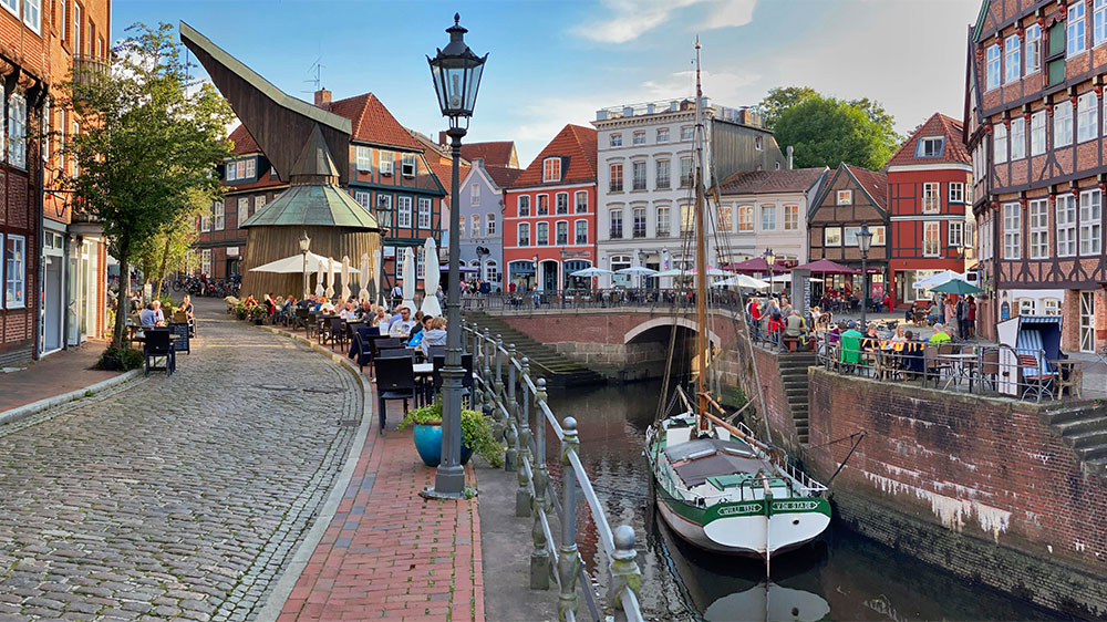 blauwasser_marina_deutschland_elbe_stade_cafes