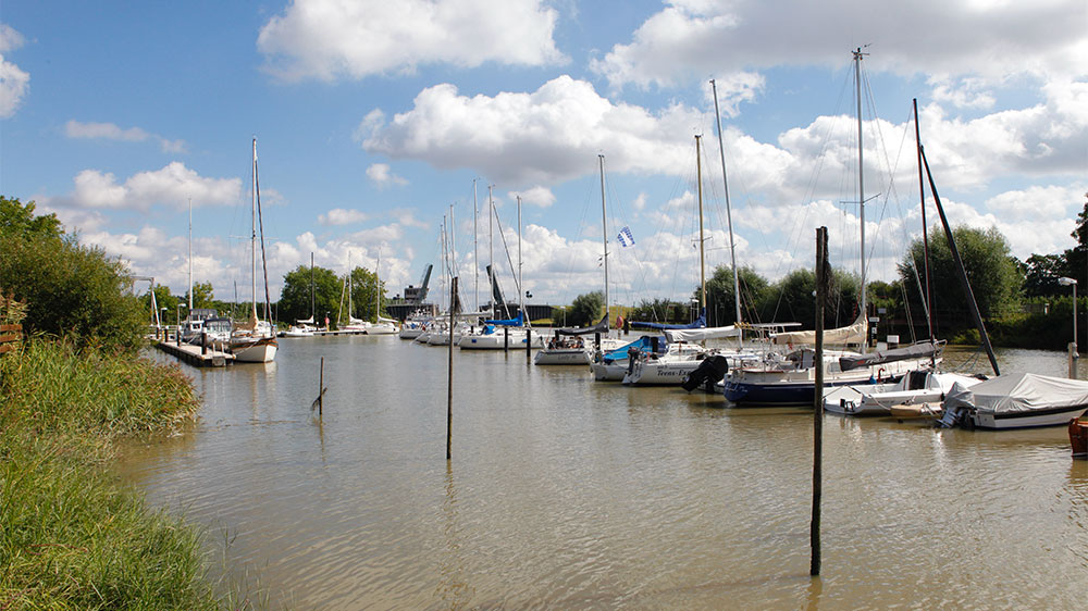 blauwasser_marina_deutschland_elbe_stadersand_hafen