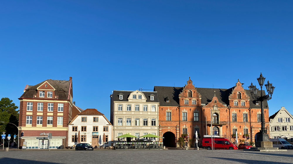 blauwasser_marina_elbe_glueckstadt_marktplatz