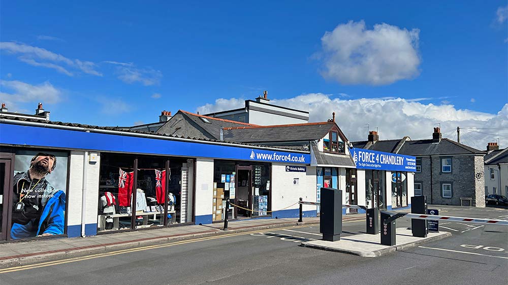 blauwasser_marina_england_plymouth_schiffsausruester