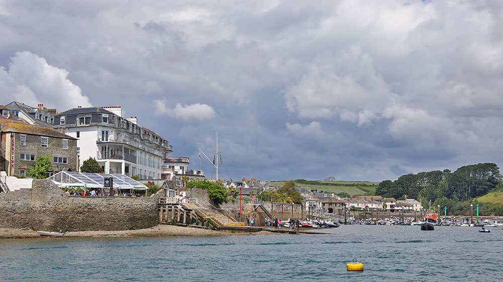 blauwasser_marina_england_salcombe_strandbar