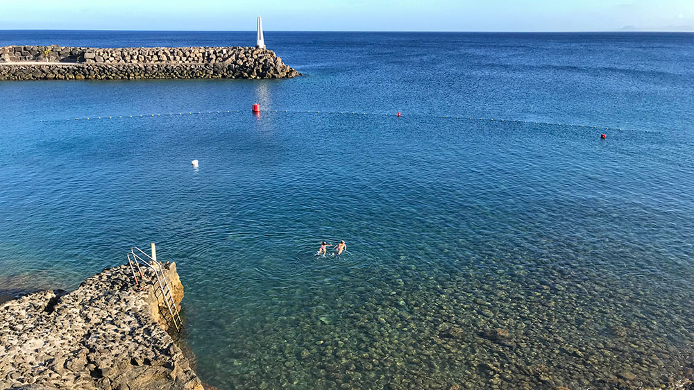 blauwasser_marina_kanaren_lanzarote_puerto_calero_baden