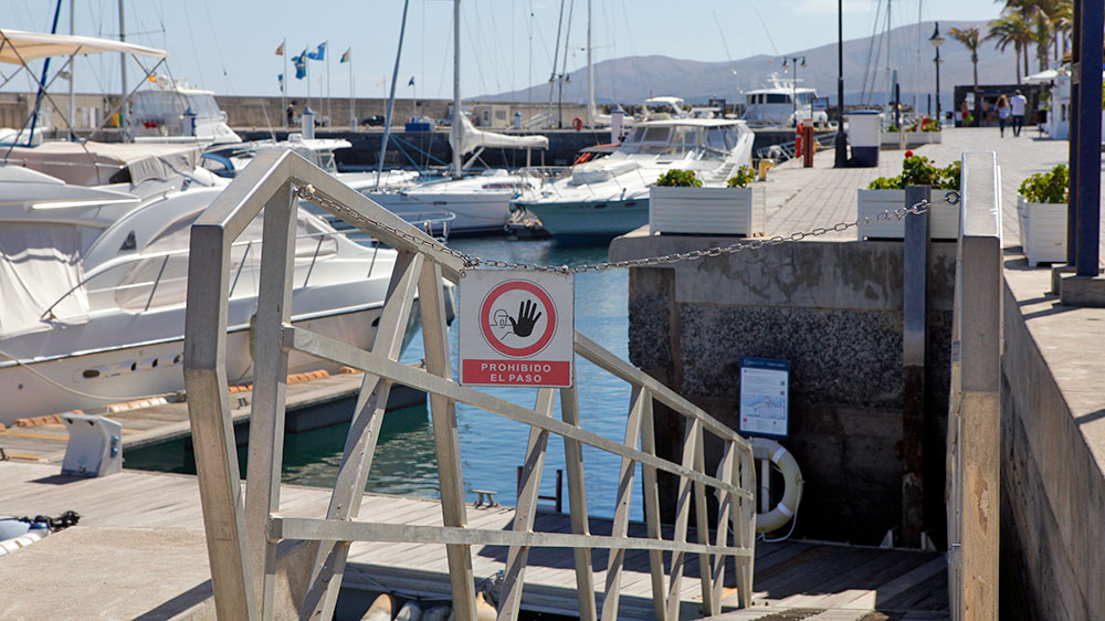 blauwasser_marina_kanaren_lanzarote_puerto_calero_kette