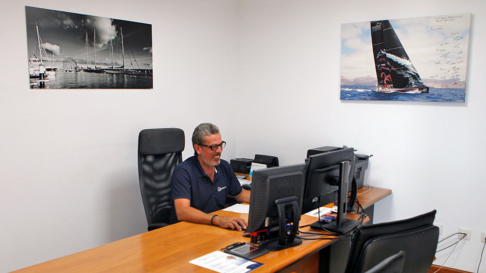 blauwasser_marina_kanaren_lanzarote_puerto_calero_office_innen