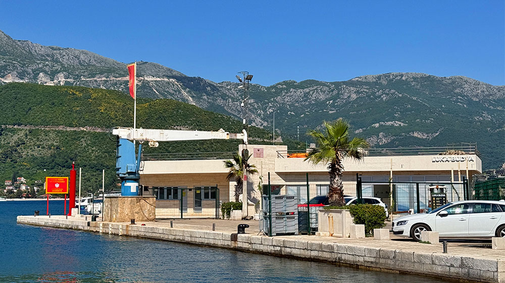 blauwasser_marina_montenegro_budva_marina_office