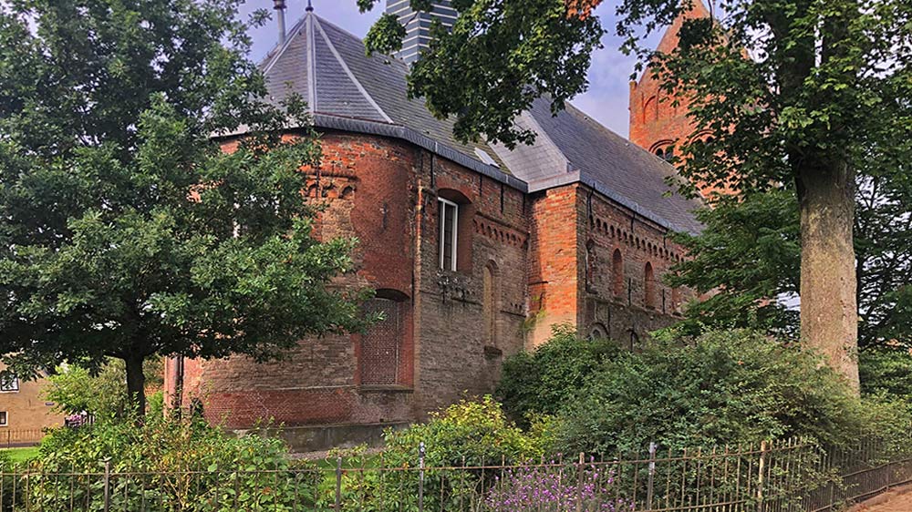 blauwasser_marina_niederlande_friesland_grou_kirche