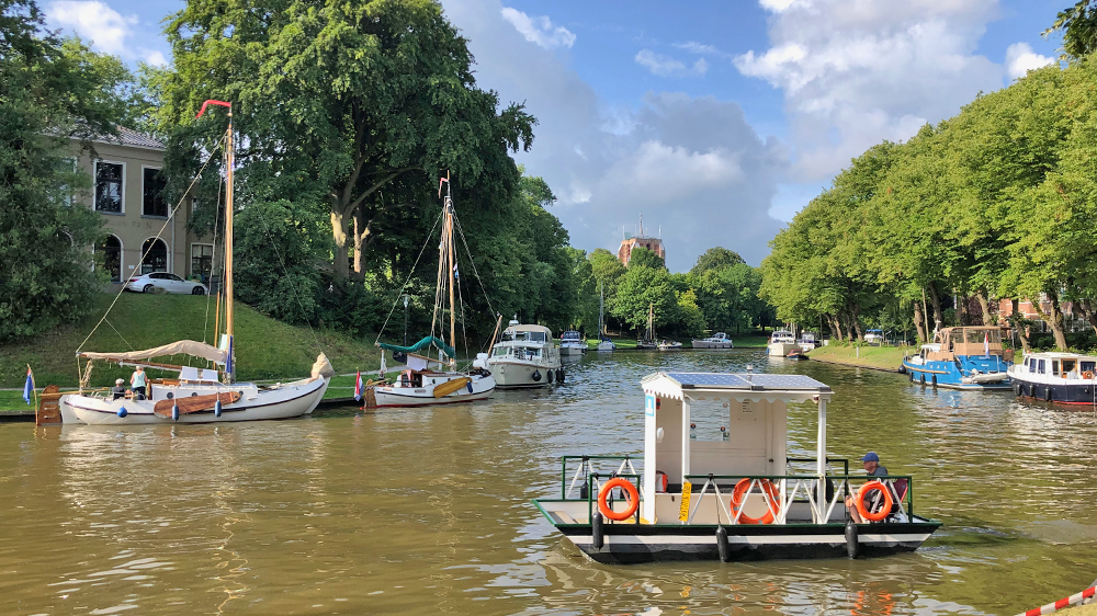 blauwasser_marina_niederlande_friesland_leeuwarden_faehre