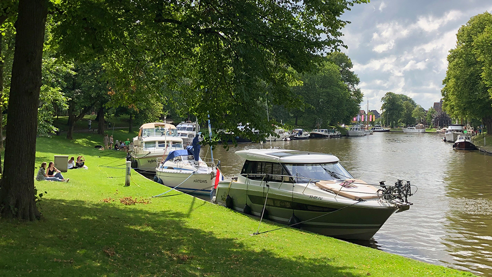 blauwasser_marina_niederlande_friesland_leeuwarden_stromsaeule