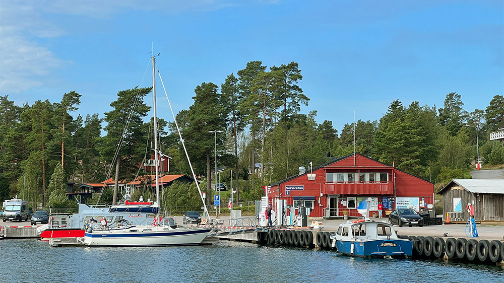 blauwasser_marina_schweden_ostkueste_fyrudden_servicegebaeude