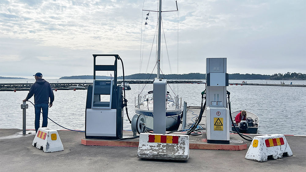 blauwasser_marina_schweden_ostkueste_fyrudden_tankstelle